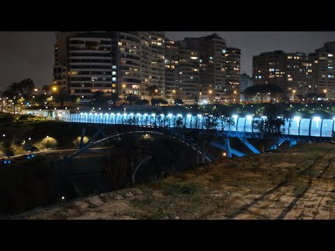 Parque Húsares de Junín de Barranco por la noche