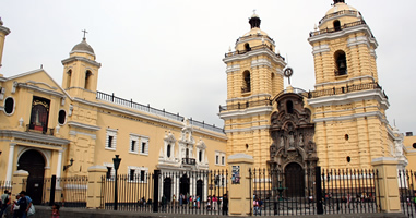 Kirche und Franziskanerkloster: Iglesia San Francisco in Lima Kirche und Franziskanerkloster: Iglesia San Francisco in Lima