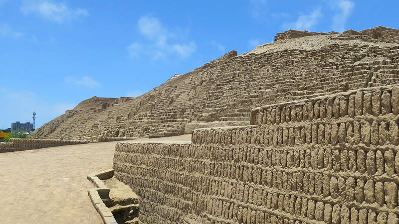 Huaca Pucllana: un impresionante testimonio de la historia en el corazón de Lima