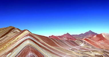 Vinicunca der Regenbogenberg in Peru