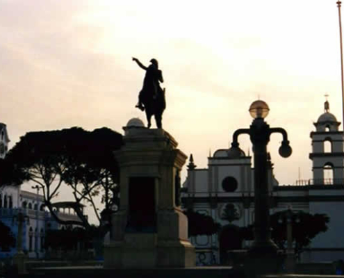 Pisco: la animada ciudad portuaria de Perú con una rica historia y cultura Pisco: la animada ciudad portuaria de Perú con una rica historia y cultura