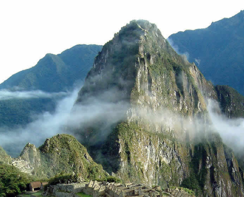 Huayna Picchu: Una aventura sobre las nubes de Machu Picchu Huayna Picchu: Una aventura sobre las nubes de Machu Picchu
