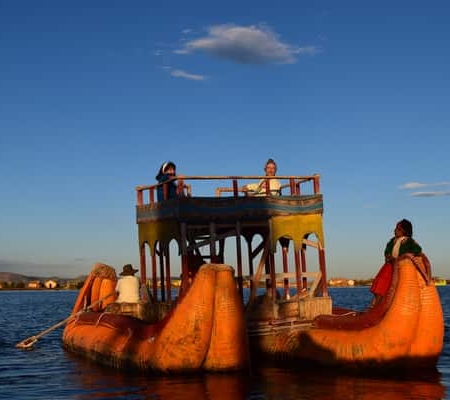 Ab Puno: Die schwimmenden Uros-Inseln auf dem Titicacasee