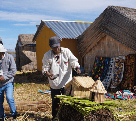 Von Cusco: Titicacasee – Uros & Amantani mit Schlafbus Von Cusco: Titicacasee – Uros & Amantani mit Schlafbus
