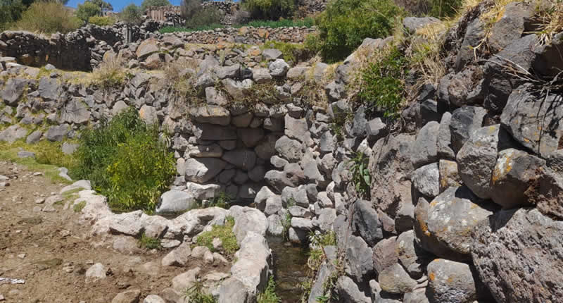 Unterirdisches Aquädukt von Puquioqta – Hydraulisches Meisterwerk in Andamarca (Ayacucho)