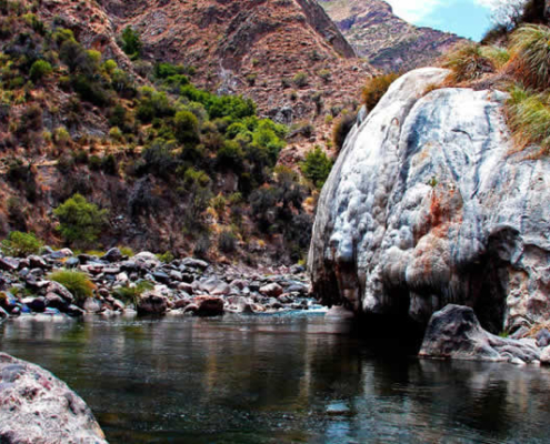 Thermalquellen von Qosniq – Ferruginöse Anden-Thermen am Río Sondondo