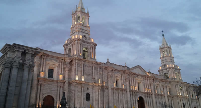 Basílica Catedral de Arequipa – Neoklassizistische Pracht am Rand des Vulkantals