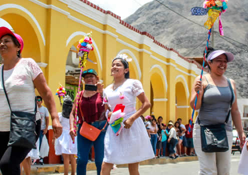 Cañete – Tänze, Kultur & Geschichte im Valle Bendito Cañete – Tänze, Kultur & Geschichte im Valle Bendito