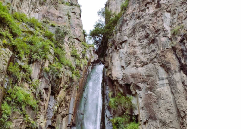 Catarata de Limayhuacho – 40 m Anden-Wasserfall, Frailones & geheime Rituale im Sondondo-Tal