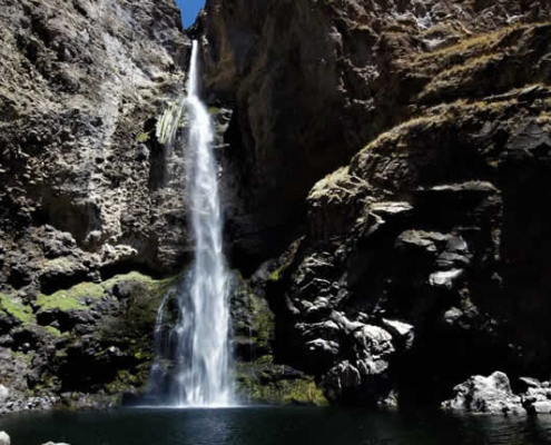 Catarata de Puzapaqcha – 200 Meter Anden-Wasserfall, Rituale & Trekking bei Andamarca Catarata de Puzapaqcha – 200 Meter Anden-Wasserfall, Rituale & Trekking bei Andamarca