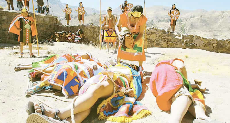 Inszenierung des Todes des Inka Huáscar – Historisches Ritualtheater in Andamarca