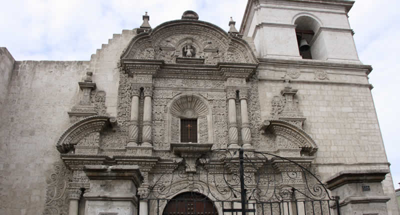 Iglesia de La Compañía – Barocke Meisterwerke im Herzen von Arequipa
