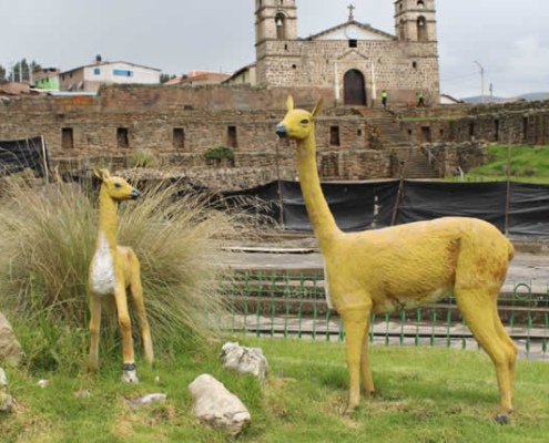 Plaza Inca Pachacútec de Vilcas Huamán – Herz einer Inka-Stadt Plaza Inca Pachacútec de Vilcas Huamán – Herz einer Inka-Stadt