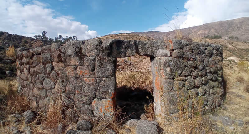 Archäologische Stätte von Chillwamarka – Ñaupallaccta: Prä-Inka-Zitadelle auf den Gipfeln des San Pedro