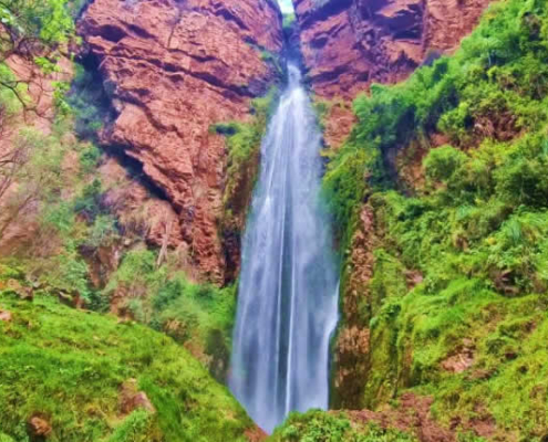 Catarata de Perolniyoc – Cascada y herencia inca en el Valle Sagrado Catarata de Perolniyoc – Cascada y herencia inca en el Valle Sagrado