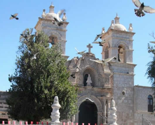 Iglesia San Miguel Arcángel de Cayma – Joya barroca de Arequipa Iglesia San Miguel Arcángel de Cayma – Joya barroca de Arequipa