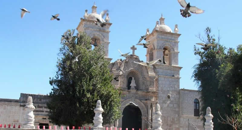 Iglesia San Miguel Arcángel de Cayma – Joya barroca de Arequipa