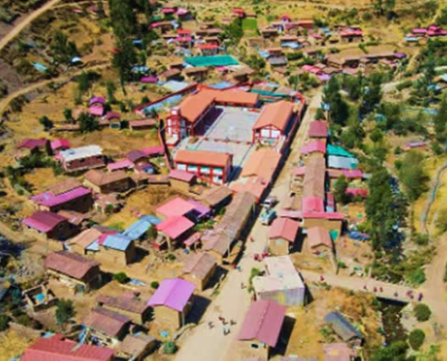 Pueblo de Huilloc – La comunidad de tejedores en el Valle Sagrado Pueblo de Huilloc – La comunidad de tejedores en el Valle Sagrado