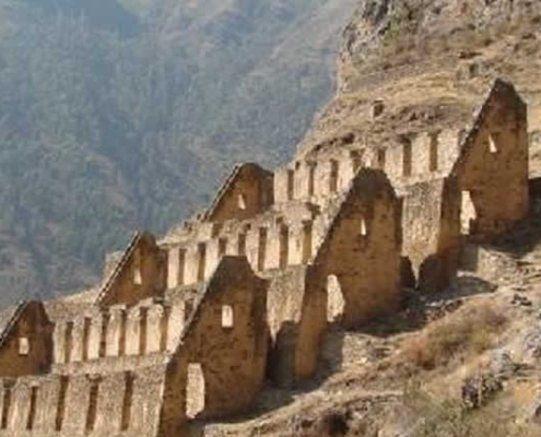 Pinkuylluna – Los misteriosos depósitos incas sobre Ollantaytambo Pinkuylluna – Los misteriosos depósitos incas sobre Ollantaytambo