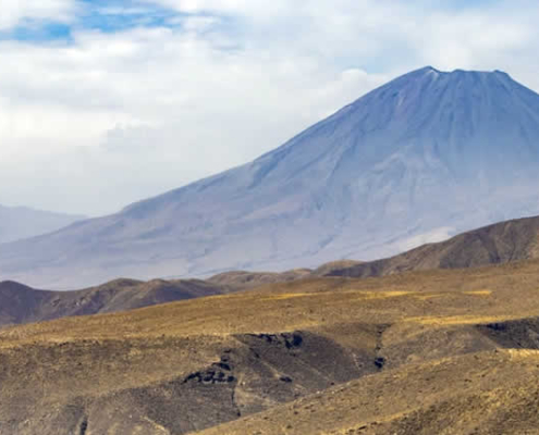 Volcán Misti – El majestuoso símbolo de Arequipa Volcán Misti – El majestuoso símbolo de Arequipa