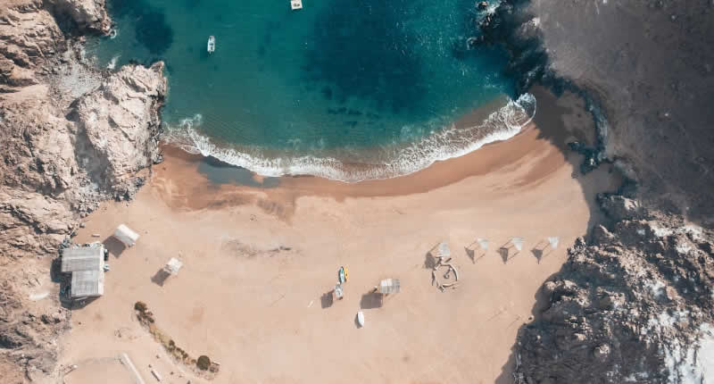 Caleta San José: bahía de descanso esmeralda, fauna marina y aventura frente a Quilca