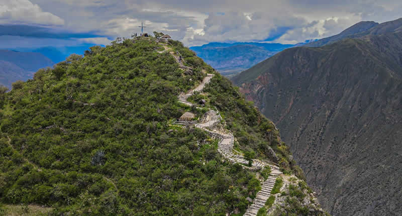 Huatuscalle-Schlucht (Cañón de Huatuscalle) – Andenpanorama über Luricocha, Ayacucho