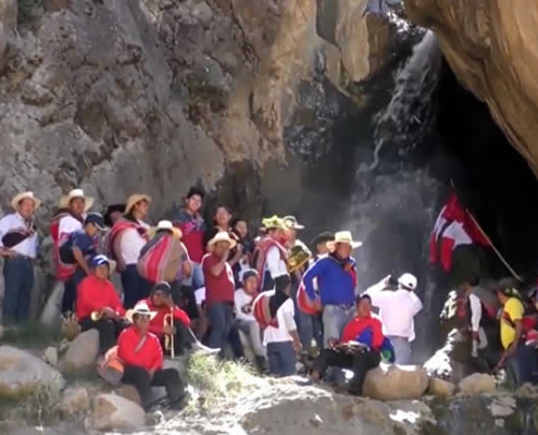Wasserfest in Charcana – Escarbo de Acequia im Cotahuasi-Tal Wasserfest in Charcana – Escarbo de Acequia im Cotahuasi-Tal