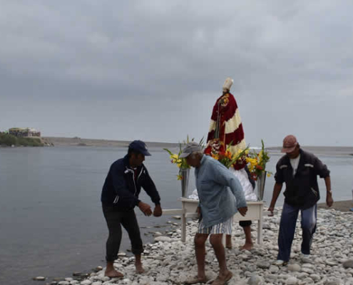 Fiesta Patronal de San Pedro: Wenn der Río Camaná zum Altar wird Fiesta Patronal de San Pedro: Wenn der Río Camaná zum Altar wird