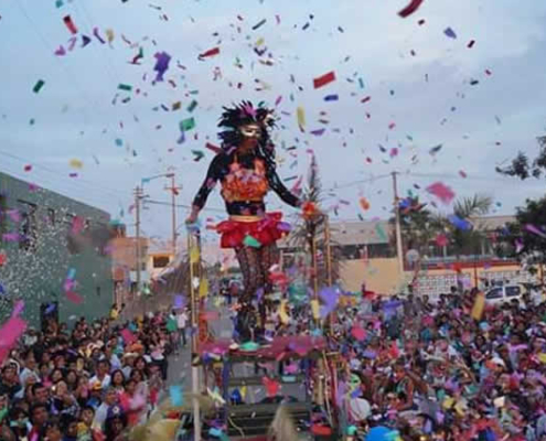Los Huachanacos: Der Karneval von San José in Mariscal Cáceres Los Huachanacos: Der Karneval von San José in Mariscal Cáceres