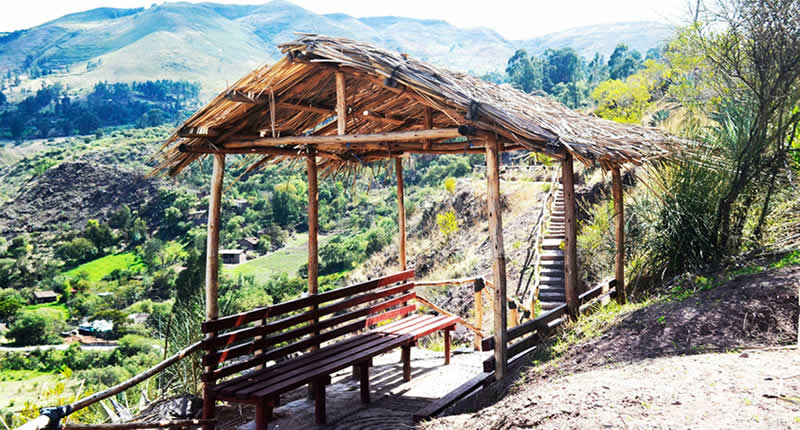 Mirador Tres Cruces de Vueltaccpata – Andenkreuze über dem Tal von Huanta