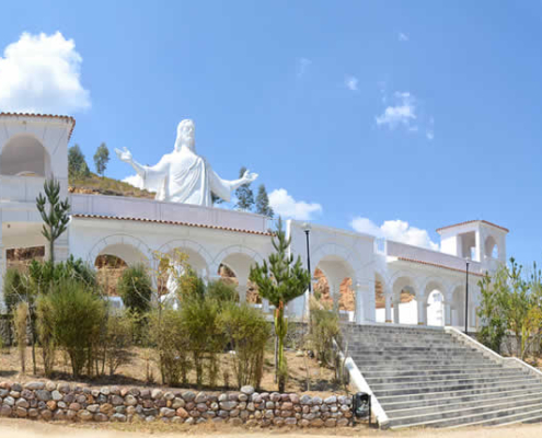 Mirador del Cristo Blanco de Huanta: Panoramablick über das Tal und modernes Wahrzeichen
