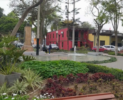 Parque Federico Villarreal – Denkmalpark zwischen Jr. Sucre und Bajada de los Baños Parque Federico Villarreal – Denkmalpark zwischen Jr. Sucre und Bajada de los Baños