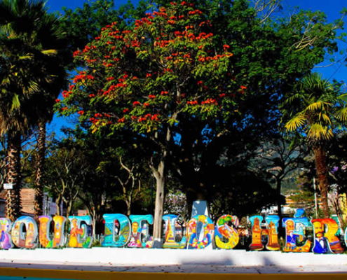 Parque de los Héroes de Huanta: Monumentaler Stadtpark zwischen Erinnerungskultur und Gartenkunst