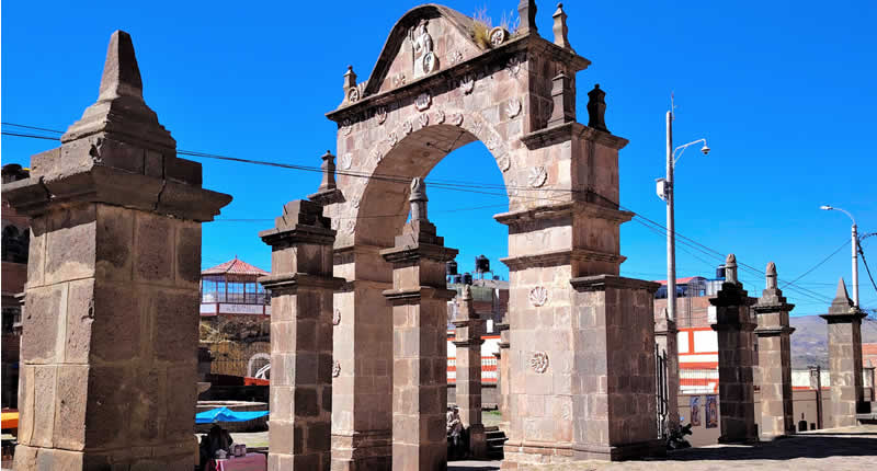 Arco Deustua en Puno – Puerta de piedra de la Independencia