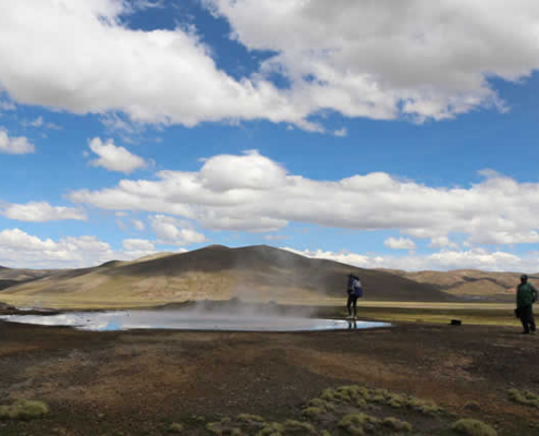 Baños Termales Geiseres de Pinaya – Heiße Quellen im Hochland von Santa Lucía Baños Termales Geiseres de Pinaya – Heiße Quellen im Hochland von Santa Lucía
