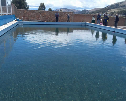 Baños Termales Piscina de Juriruni – Heißes Quellwasser im Hochland von Vilquechico Baños Termales Piscina de Juriruni – Heißes Quellwasser im Hochland von Vilquechico