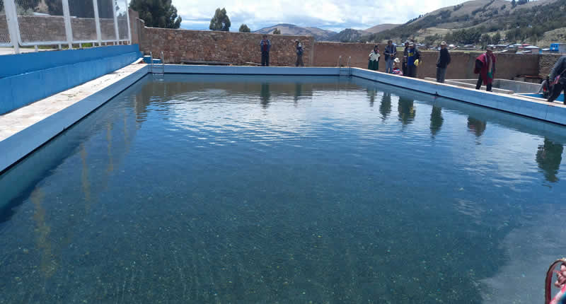 Baños Termales Piscina de Juriruni – Heißes Quellwasser im Hochland von Vilquechico