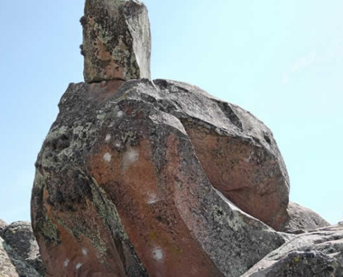 Bosque de Piedras Qaqinkurani Qullu: Mystischer Steinwald bei Collini Bosque de Piedras Qaqinkurani Qullu: Mystischer Steinwald bei Collini