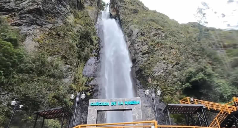 Una de las cascadas más altas de la región Puno