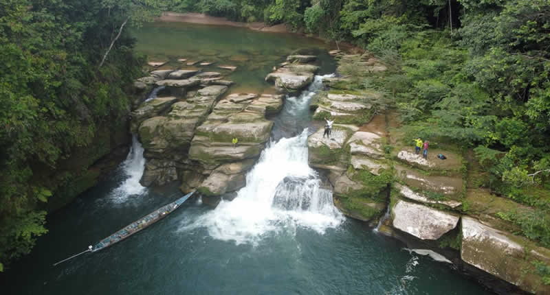 Cascada Mugñiz – cascada escondida en el valle del río Iscozacín