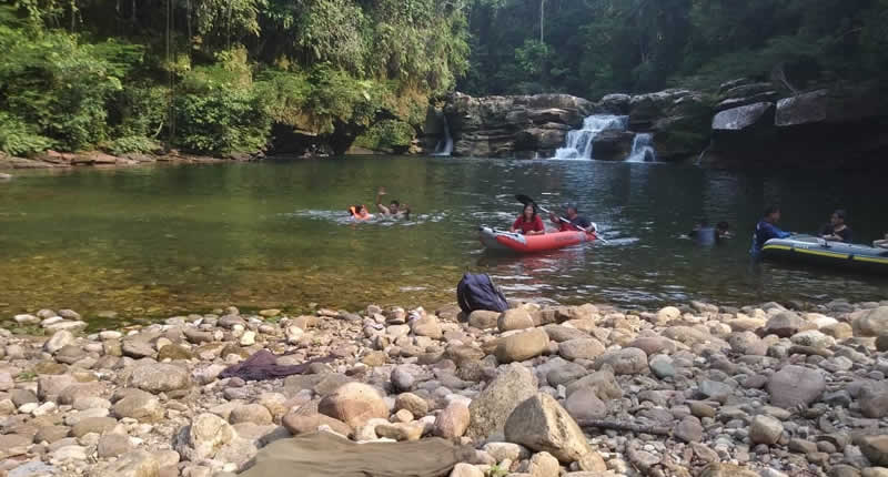 Actividades turísticas en la cascada
