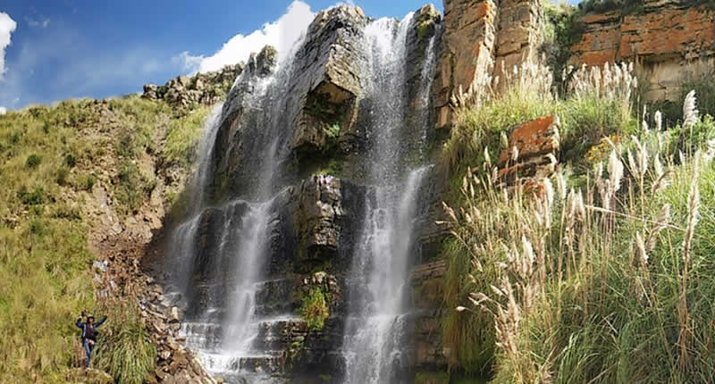 Catarata Chichanaco de Mijani: Andenwasserfall bei Putina
