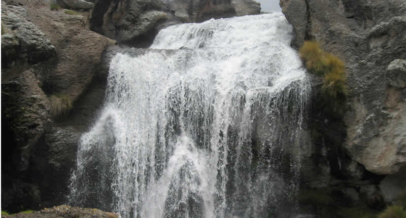 Cataratas de Vila Vila – Cascada altoandina cerca de Vilavila