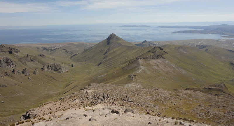 Cerro Apu Khapia: Heiliger Vulkan über dem Lago Wiñaymarca