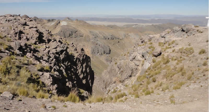Cerro Apu Khapia über dem Altiplano nahe Yunguyo