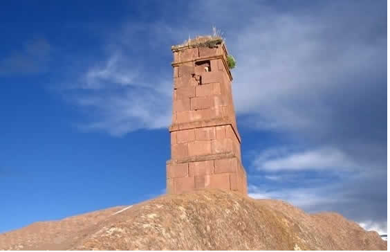 Inka-Sitz, Felsbad und Monolith am Aymara-Korridor