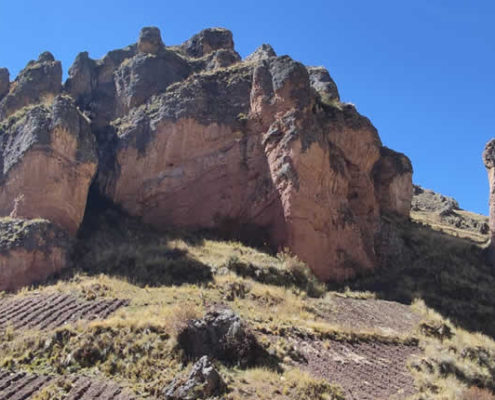 Formación Pétrea de Qilca – Steinfiguren im Hochland von San Antón Formación Pétrea de Qilca – Steinfiguren im Hochland von San Antón