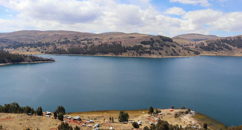Isla San Pedro de Juspique: Andine Inselwelt vor Moho im Titicacasee