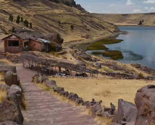 Isla Umayo: Heilige Insel in der Laguna Umayo bei Atuncolla Isla Umayo: Heilige Insel in der Laguna Umayo bei Atuncolla