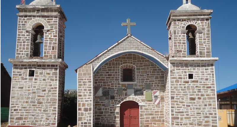 Kirche auf Islas Anapia und Yuspique im Lago Wiñaymarca des Titicacasees